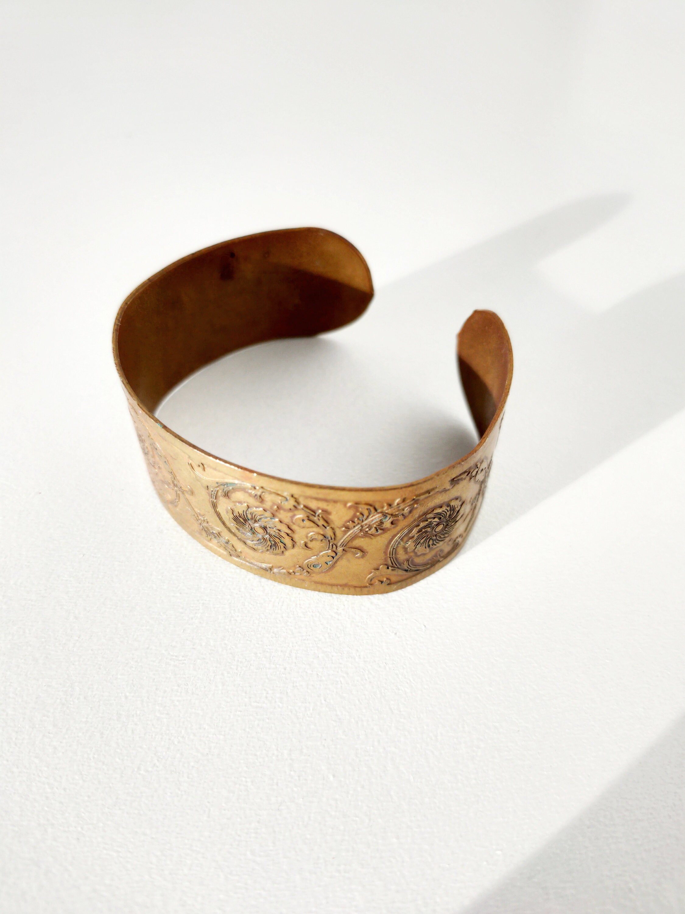 Bracelet En Résine Grège Années 1970 – Vintage – Occasion – Style Rétro Naturel