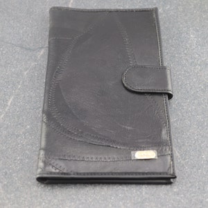 Portefeuille noir vintage, ancien porte carte et chéquier en cuir marque Carven, porte chéquier en cuir, ancien porte chéquier, idée cadeau