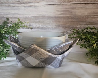 Single Set of 2 or 4 Reversible Microwave Bowl Cozies, Ice Cream Cozy, Soup Bowl Cozy, Quilted Hot Pad, Gift,Gray/White Buffalo Plaid/Cross