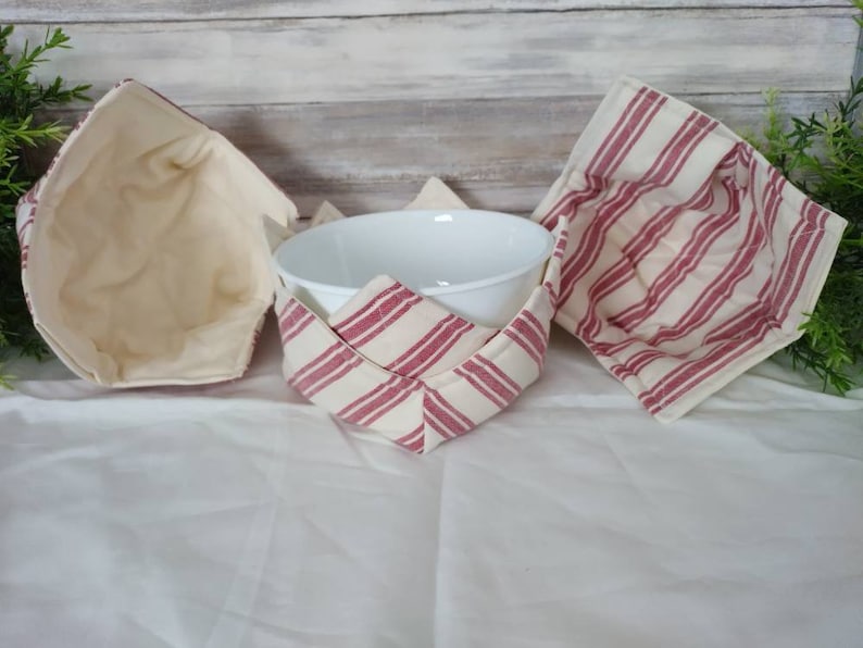 Single, Set 2 or 4 Reversible Microwave Bowl Cozies, Ice Cream Cozy, Soup Bowl Cozy, Quilted Hot Pad, Great Gift, Red & Cream Stripe/Cream