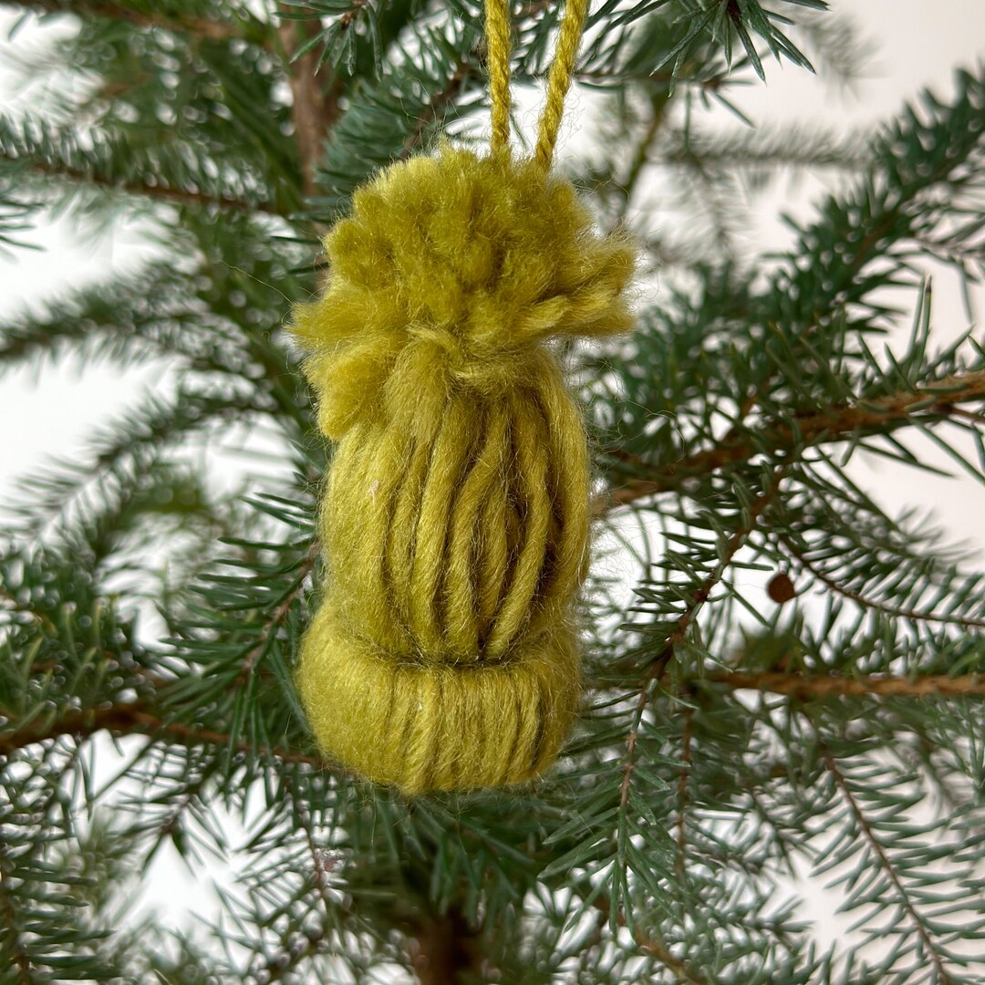 Set 5 Little Green Hats Garland on the Christmas Tree Etsy UK