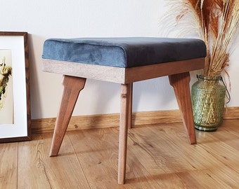 Mid Century Ottoman, grau vintage ottoman, mid century Möbel handgemacht, kleine Retro Beinlehne, besuchen Sie unseren Shop für mehr Vintage Möbel!