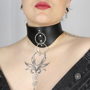 Wide faux leather choker, Double O ring collar for woman, Faux leather choker with ring pendant, Adjustable leather necklace