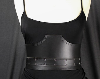 Cinturón corsé estilo gótico romantico, Fajín de cuero vegano, Cinturón corsé gótico, Accesorio de moda de estilo bruja, Cinturón llamativo
