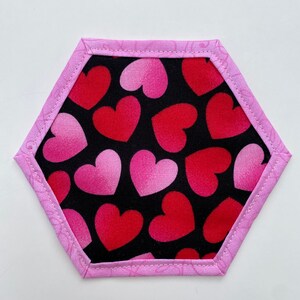 Valentine home decor / Heart coasters / Valentines mugrug / table decoration / quilted fabric coasters