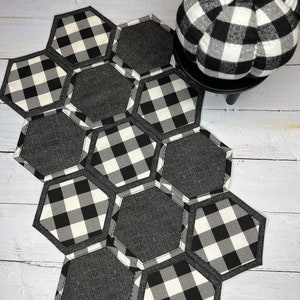 Buffalo check table runner / Christmas buffalo plaid / farmhouse decor / rustic table runner / black and white quilted / country decor