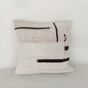 White Cream Pillow Cover 18x18 -Neutral Pillow Cover -Throw Pillow Case -Decorative Pillow -Handwoven Kilim Pillow Cover -Hemp Pillow Cover