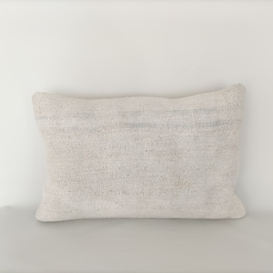 Off white Kissenbezug 16x24, Dekokissen, Hanf Kissen, Kelim Kissenbezug, Handgewebtes Sofakissen, Hanfkissen