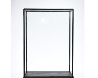 Grande vitrine en verre et fer faite à la main avec base noire de 27,5 cm de hauteur