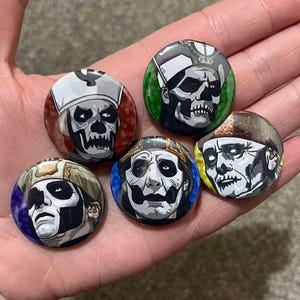 Close Up Papa Emeritus Badges (32mm)