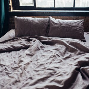 Linen Flat Sheet in Red Lilac (Lavender, Lilac) color. Stone washed, softened linen bedding. Custom size, King, Queen, Twin