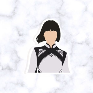 以下が含まれることがあります： 黒と白のイラストで、黒髪ショートヘアの女性が白と黒の服を着ています
