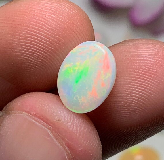 Cabochon Ovale Opale éthiopienne Multicolore - Pierre Non Traitée - 10x8x5mm - 2 Carats