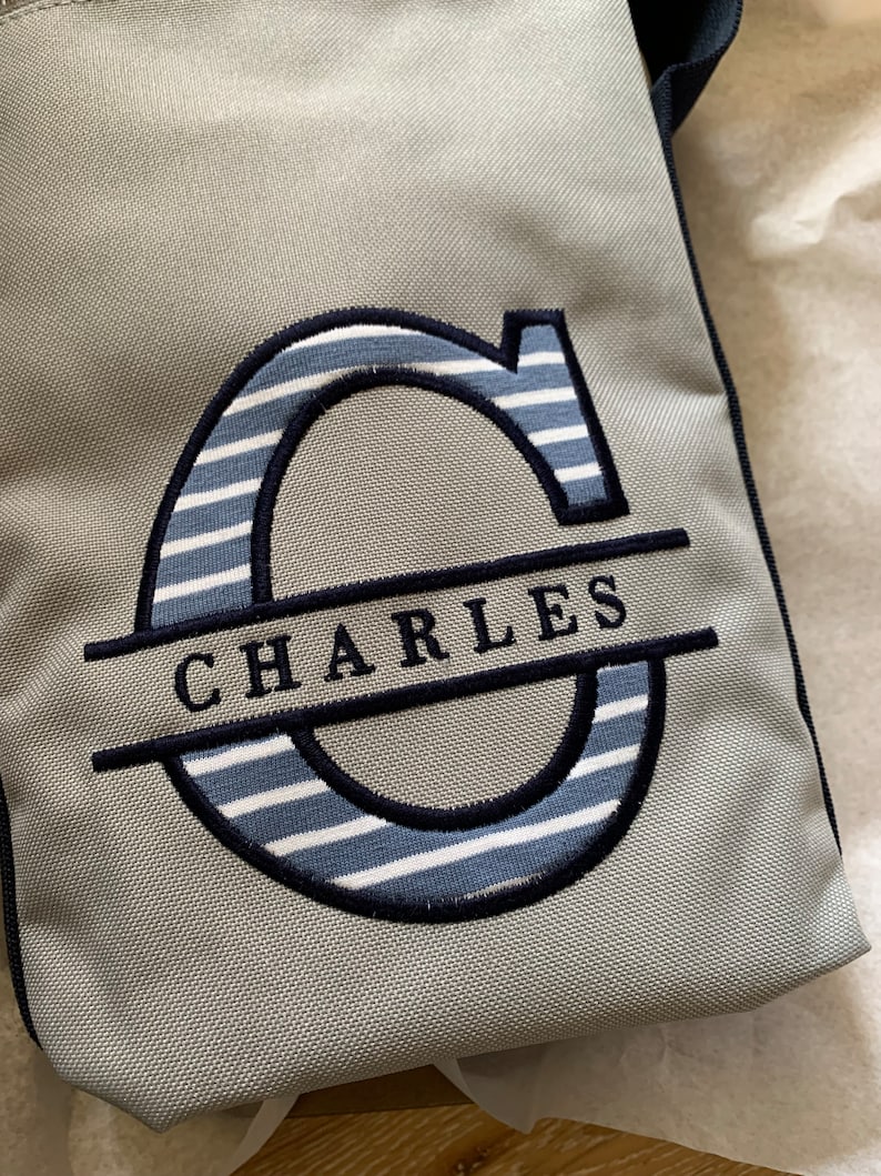 Personalized embroidered duffel sports bag Rayures bleues