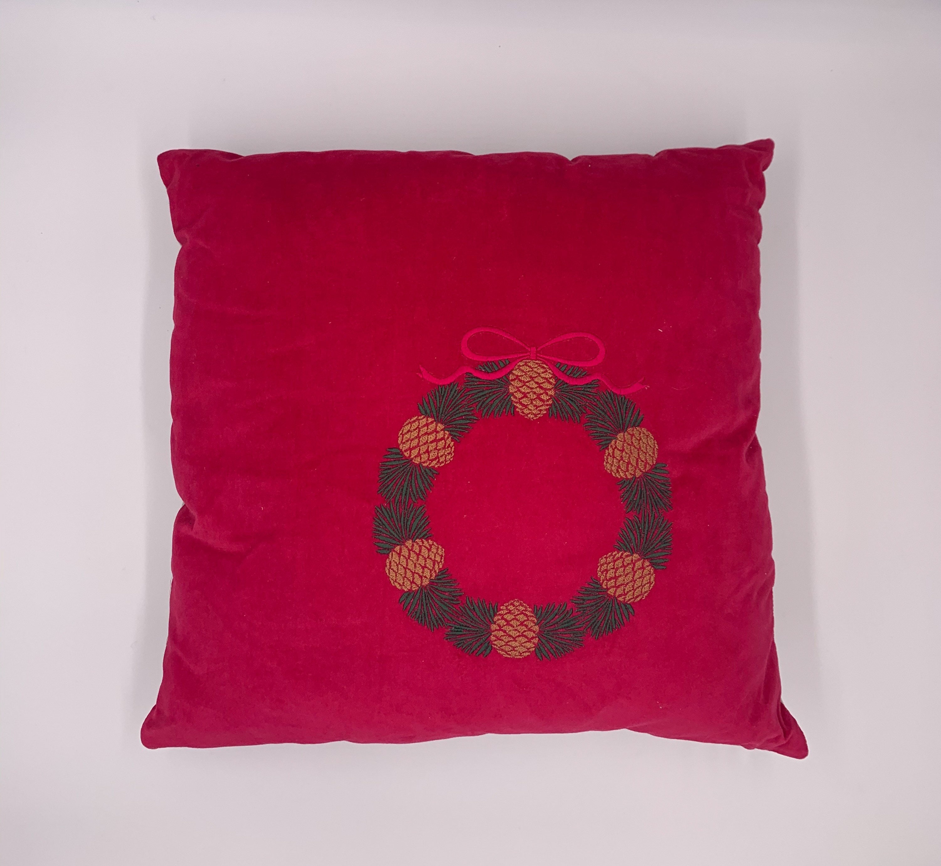 Coussin Brodé en Velours Fuchsia