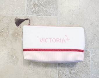 Trousse de toilette brodée personnalisée