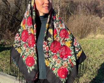 Chal ucraniano negro, 80% lana, bufanda floral. Regalo para mujer, hija, estilo boho. Chal ucraniano, regalo de Navidad. Apoya a Ucrania.
