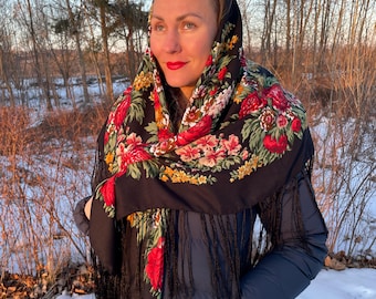 Chal ucraniano negro, 80% lana, bufanda floral. Regalo para mujer, hija, estilo boho. Chal ucraniano, regalo de Navidad. Apoya a Ucrania.