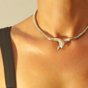 Silver Snake Necklace Choker / Medusa Pendant / Cleopatra Serpent Necklace / Snake Chain /  Snake Jewelry / Charm Medusa Choker / For Women