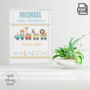 Puede incluir: Un patrón de punto de cruz con un tren colorido con animales pasajeros. El tren está decorado con una jirafa, una cebra y un león. El patrón incluye el nombre "MICHAEL" y la fecha "08-04-2020".