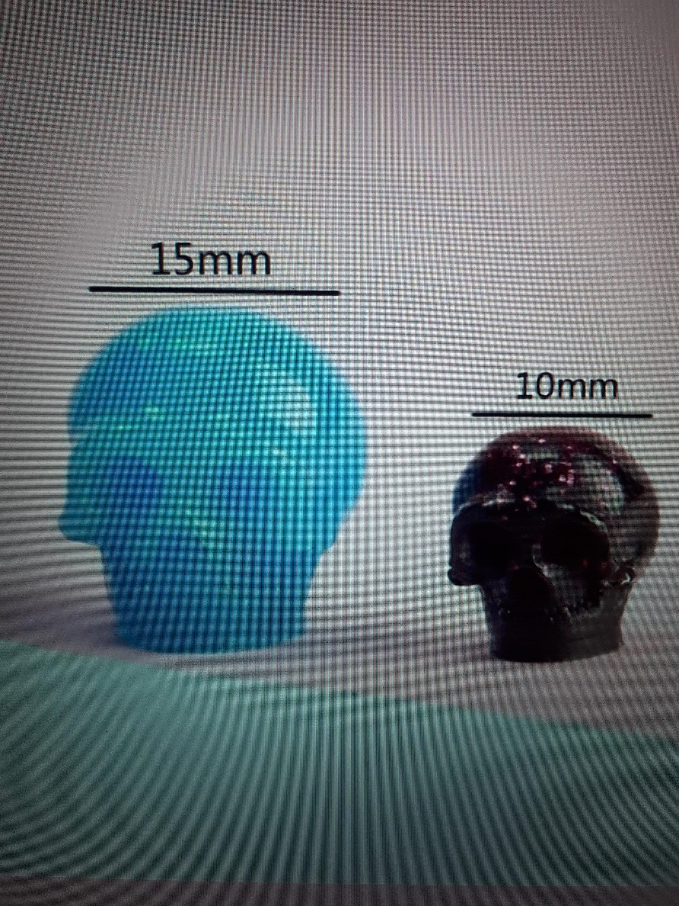 Skull Silicone Mould, Small Skull Epoxy Resin Mold, 3D Skull Pendant Mould,  DIY Resin Art, Skeleton Mold, Halloween Mould, Resin Supplies 