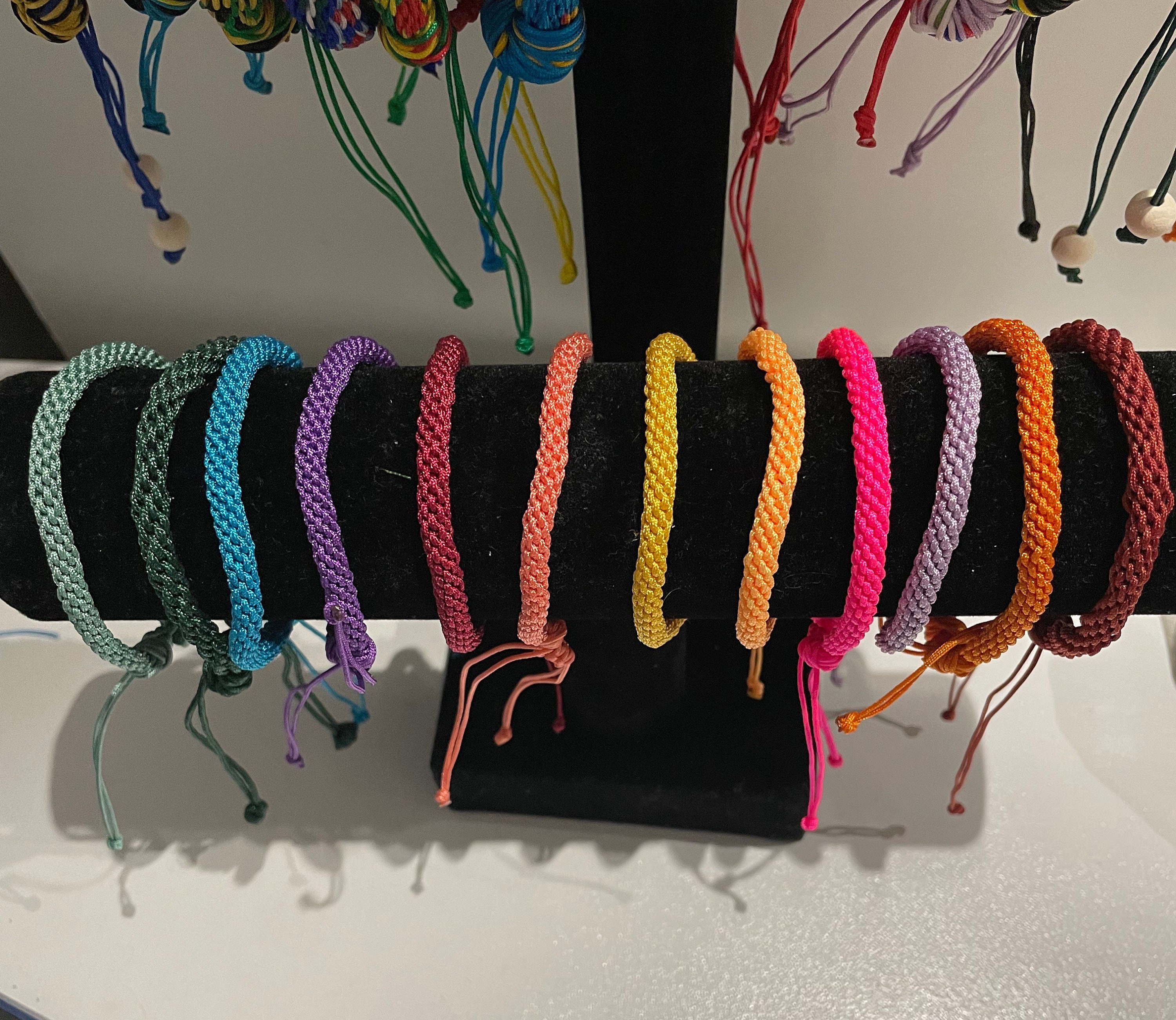 Sliding knot shop clasp