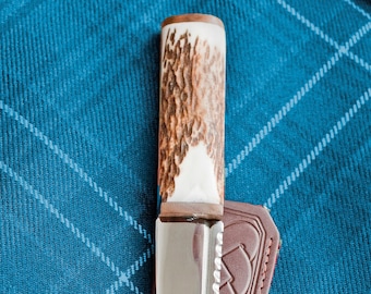 Sgian Dubh, corne de cerf écossaise avec étui en cuir marron et noyer | Fabriqué en Écosse | Skean Dhu | Dague écossaise | Cadeau garçon d'honneur |