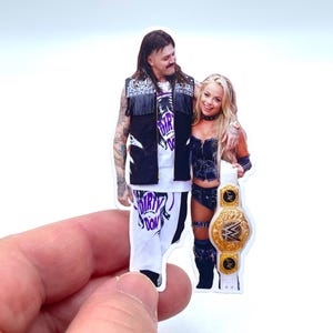 Pegatinas de Liv Morgan y Dominik Mysterio 2 [Hulk Hogan - Randy Savage - Ric Flair - Pegatinas - Cumpleaños - Regalo - WWE - Halloween - Navidad]