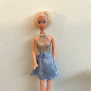 Vintage 1970&#39;s Ballerina Barbie with Platinum Blonde Hair