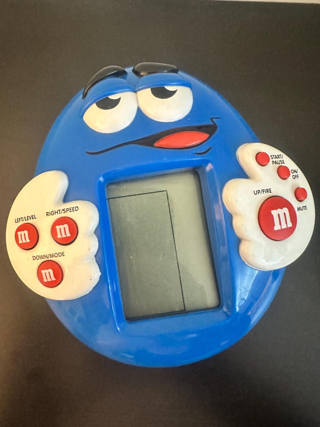 m&m's ディスプレイ Vintage 1997 M&ms Blue Handheld LCD Game – Rare Collectible Retro