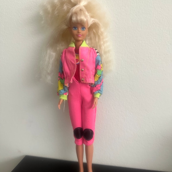 Vintage Late 1980s Sindy Doll in Pink Outfit with World Map, Wavy Blonde Hair