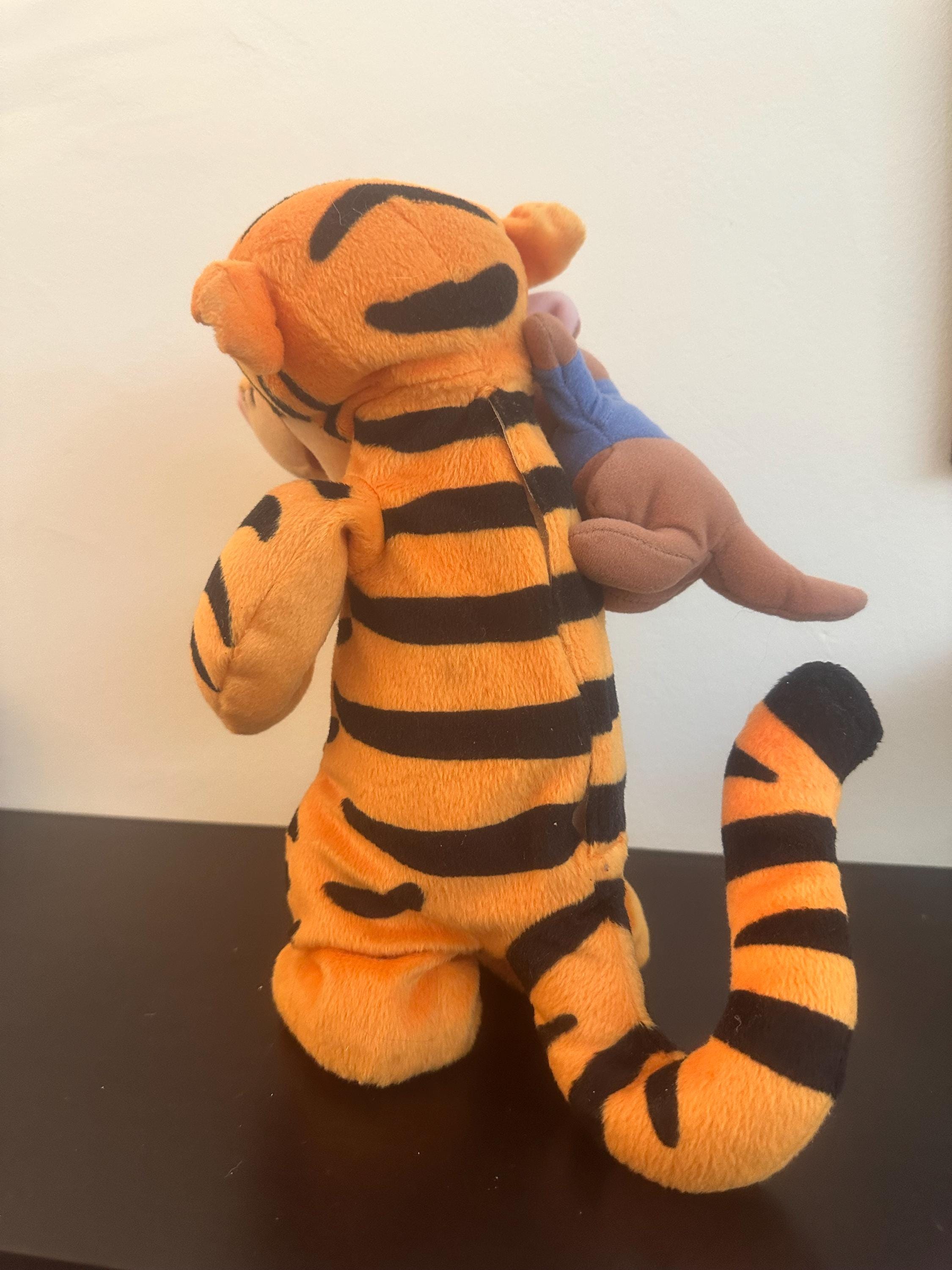 Vintage 1999 Disney Mattel Winnie the Pooh Tigger & Roo Singing