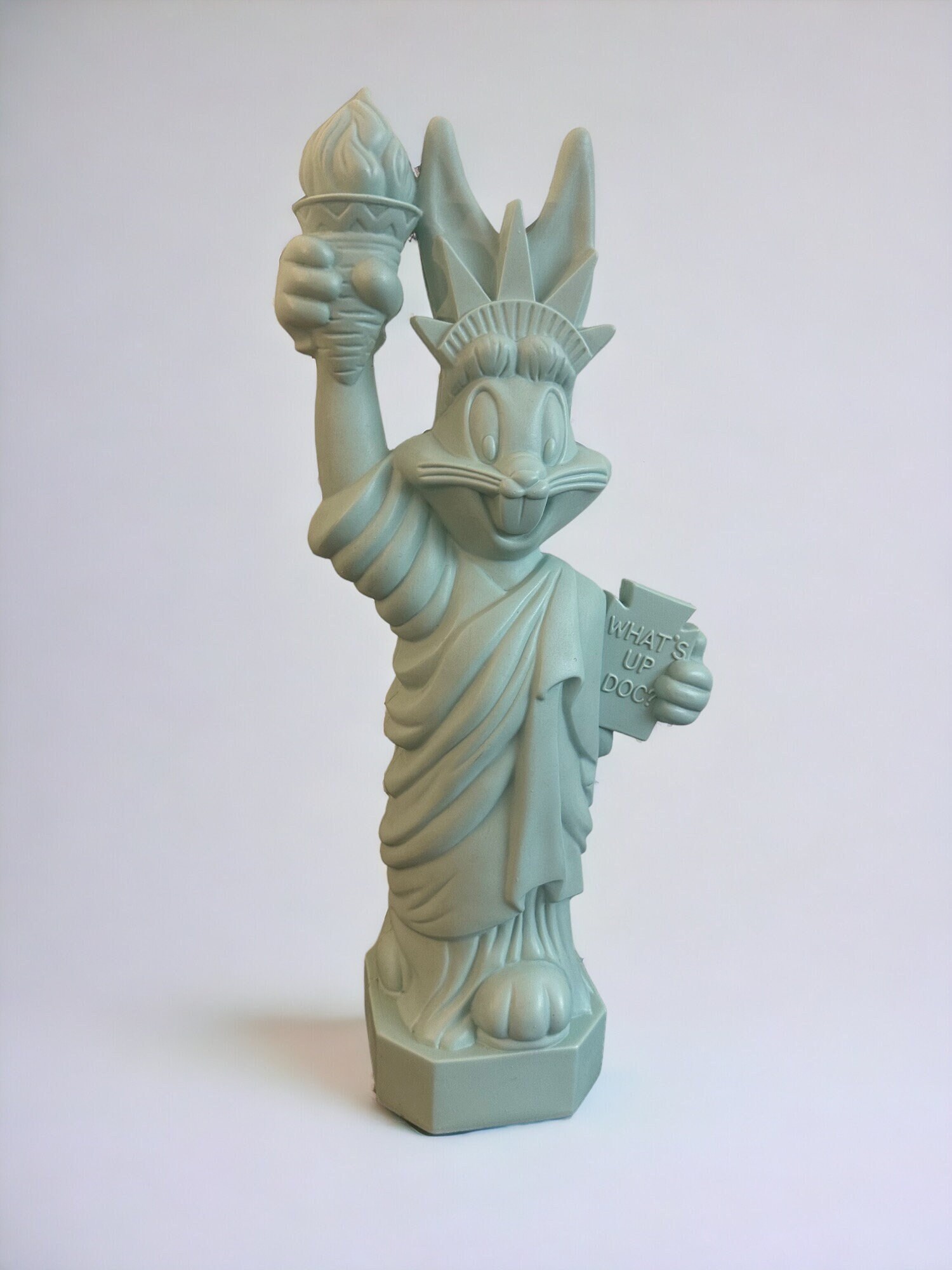 Vintage 1995 Warner Bros Bugs Bunny Statue of Liberty Money Bank