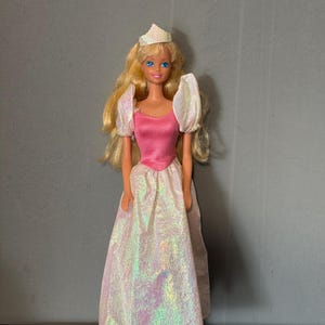 ヴィンテージ バービー人形 眠れる森の美女 1996年 眠れる森の美女 バービー人形 ヴィンテージ マテル | マジック