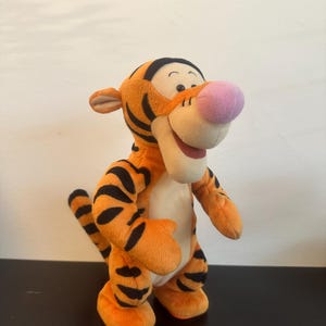 Vintage 1998 Disney Talking Hopping Bouncing Tigger Plush Toy - Mattel Winnie The Pooh