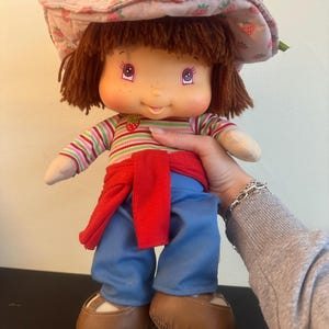 Vintage 2004 Strawberry Shortcake  Rag Doll - 17&quot; WORKING