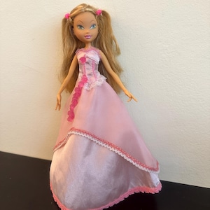 Winx Club Flora Doll by Mattel (Early 2000s)