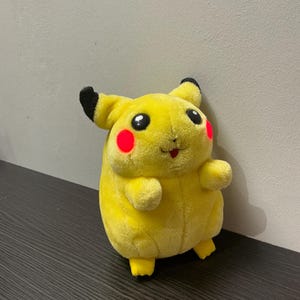 Pikachu vintage plush - Etsy 日本