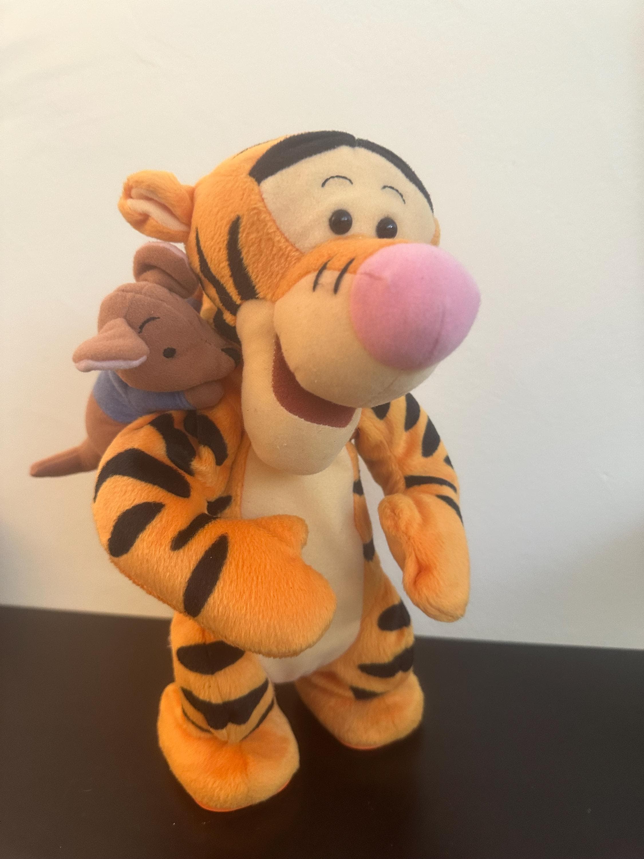 Vintage 1999 Disney Mattel Winnie the Pooh Tigger & Roo Singing