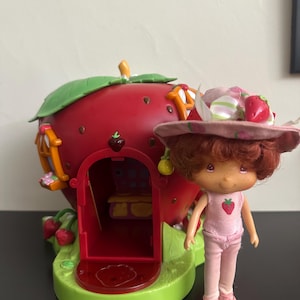 Vintage Strawberry Shortcake Doll & Strawberry House Playset by Kenner