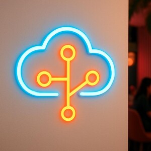 Peut inclure: Enseigne au néon en forme de nuage, avec un motif de circuit jaune et orange. Le contour du nuage est bleu vif. L'enseigne est fixée sur un mur de couleur neutre, créant un contraste saisissant.