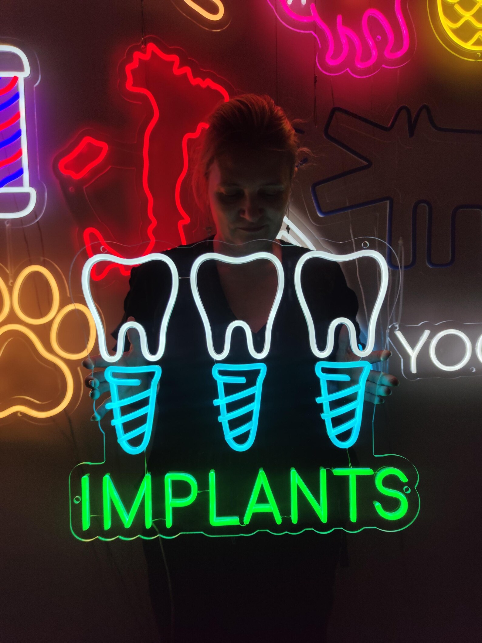 Tooth Implant Neon Sign. LED Hospital Decor. Dental Clinic Neon Decor ...