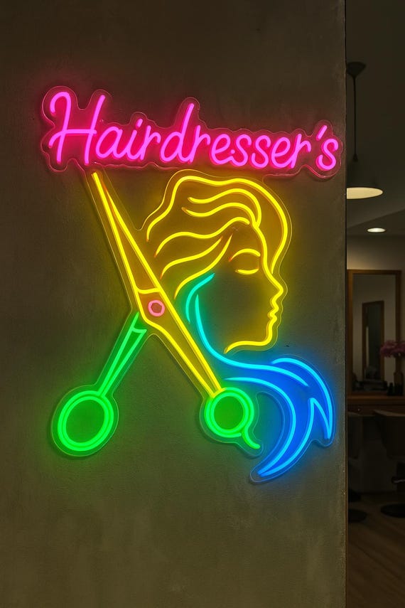 Logo Del Negozio Di Barbiere Con L'alfabeto Di E E Spazio Del Testo Per Il Vostri Slogan Tagline Image124772355