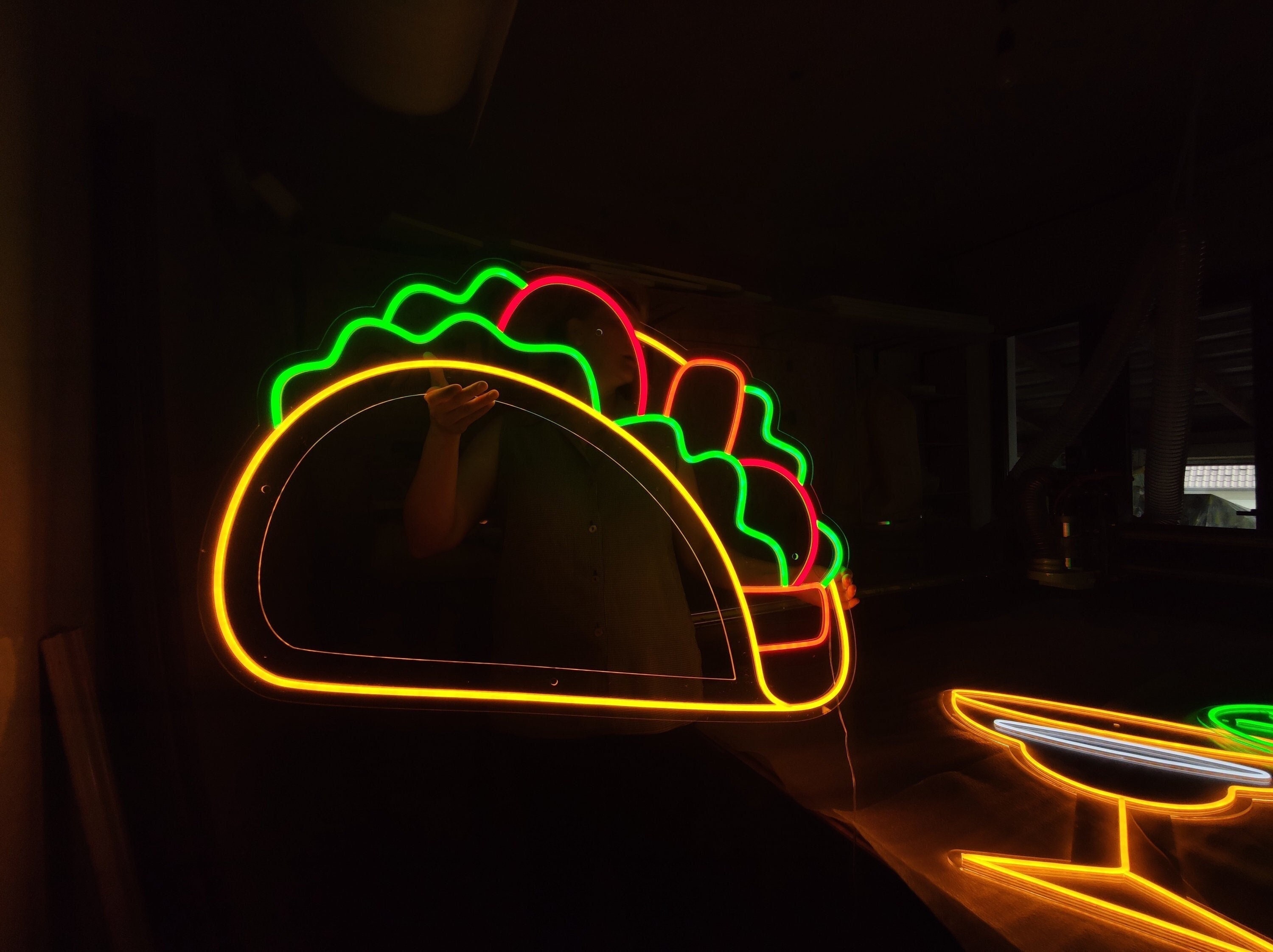 本物　ネオン管　TACOS 414p843aErL.jpg