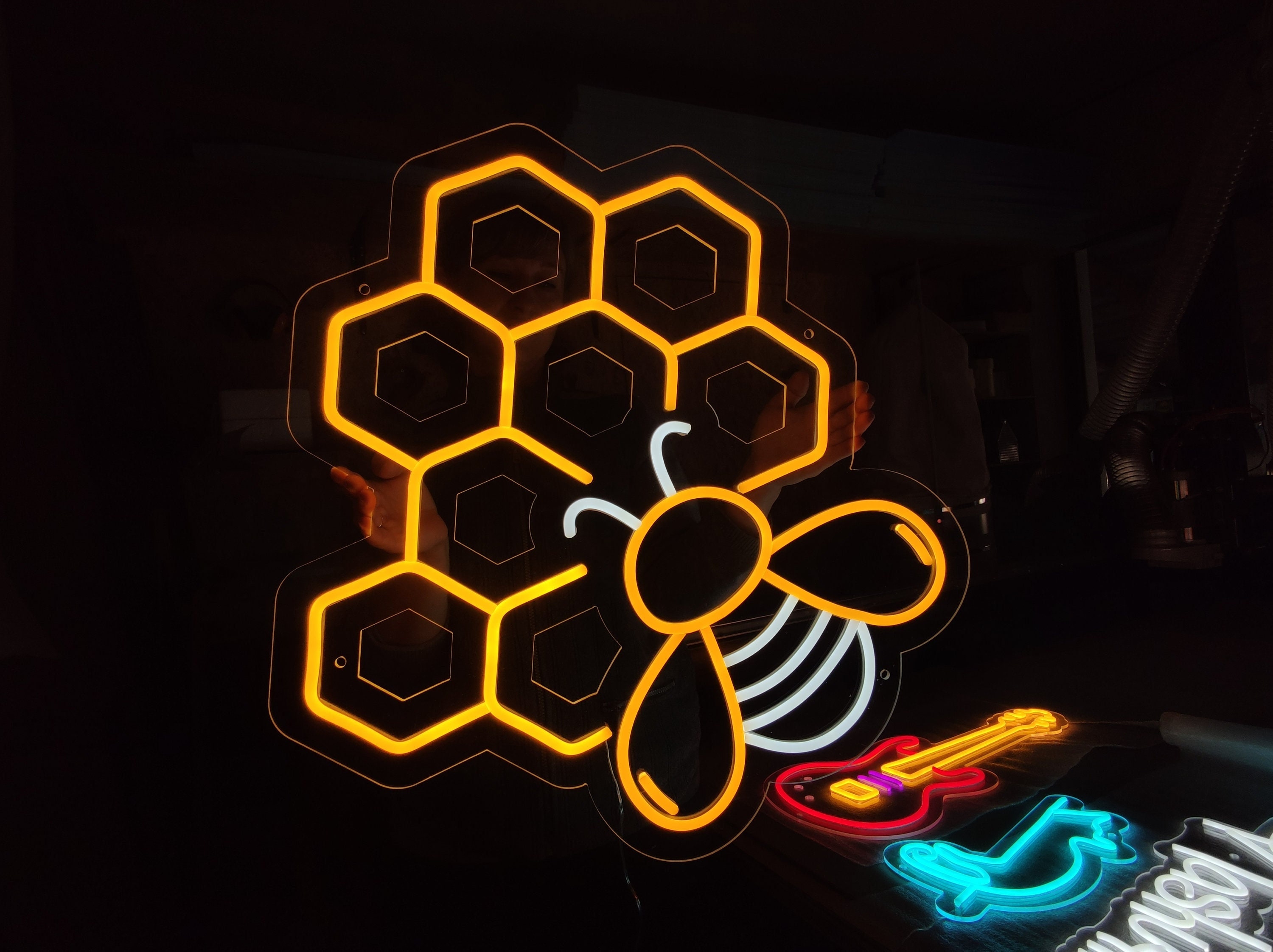 Insegna Luminosa A LED A Forma Di Ape E Miele - Luce Al Neon Per Parete, Regolabile, Telecomando, Decorazione Per Camera, Festa, Bar - 4