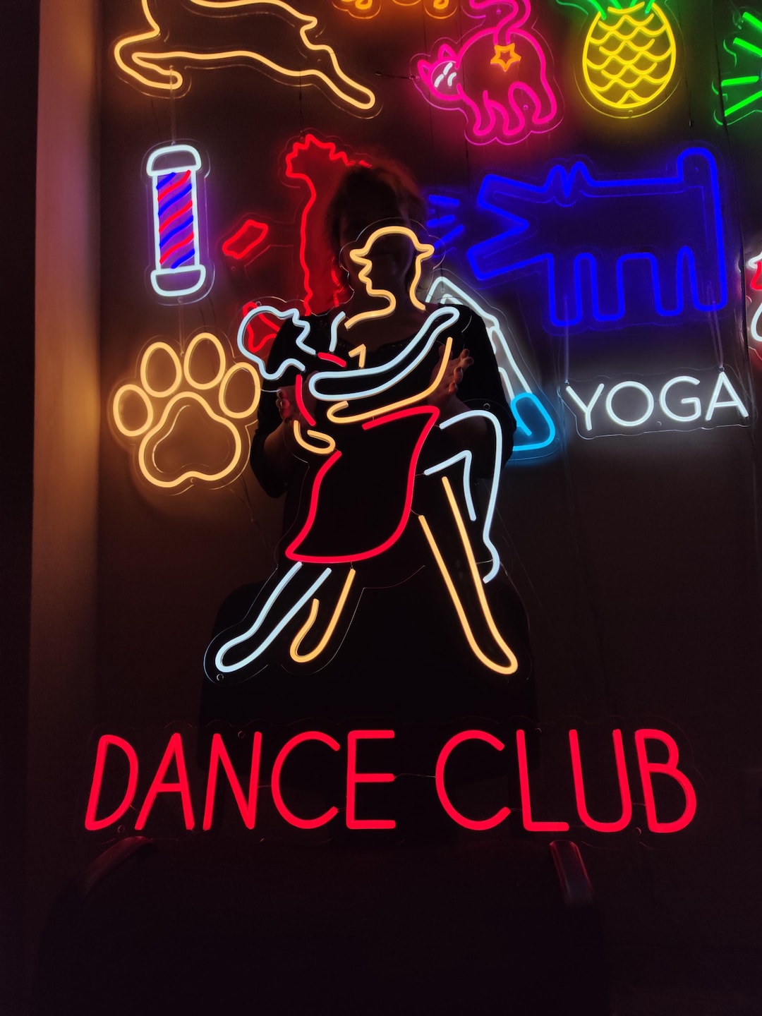 ダンサーのネオンサイン、ダンスクラブのネオンライト、社交ダンスの