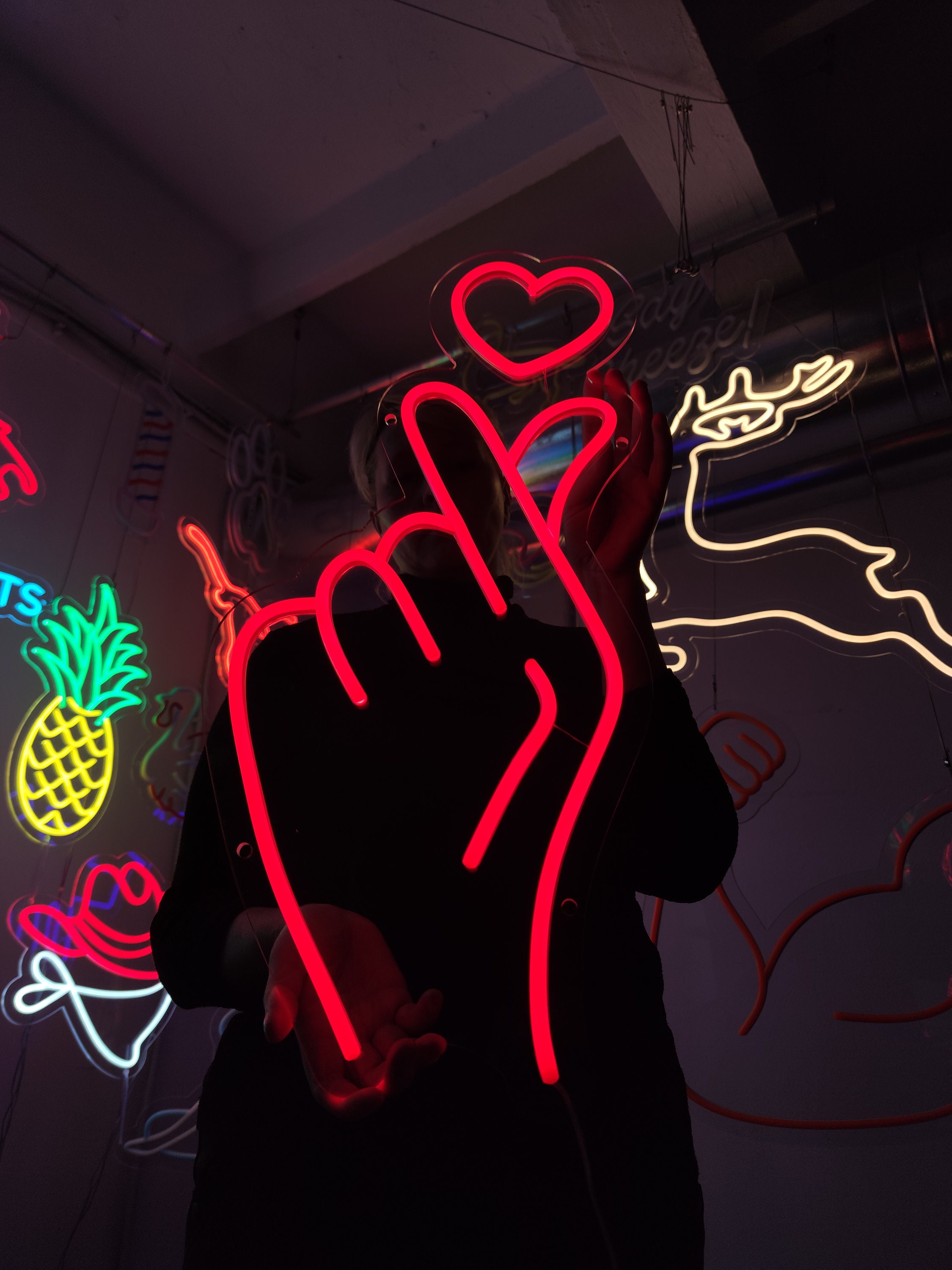 Insegna al neon a forma di cuore coreano / Luce al neon a LED personalizzata / Arte murale al neon a LED ispirata alla Corea / Luce al neon per la casa