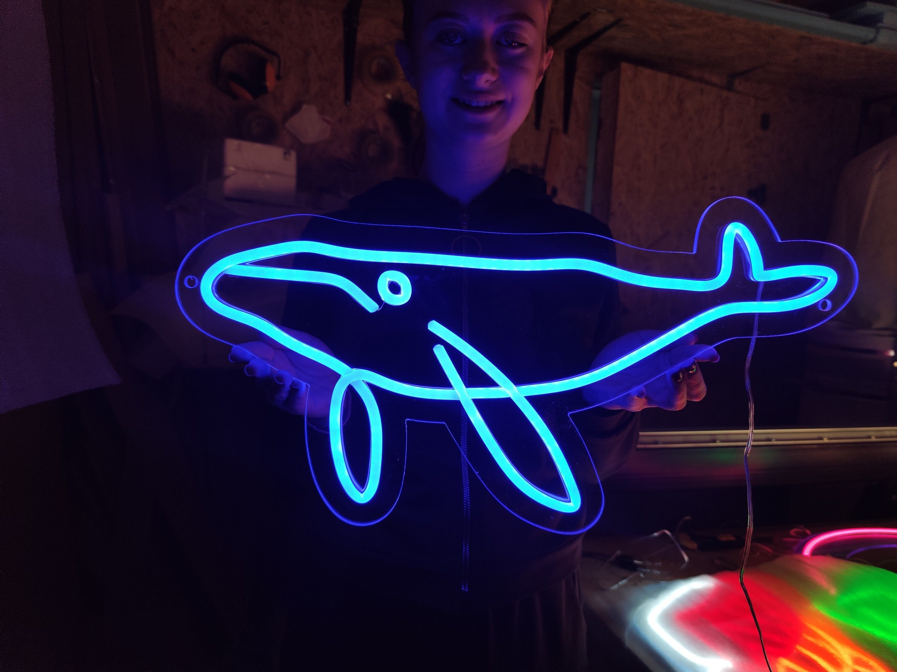 クジラのネオンサイン、海の生き物のLEDネオン、カスタムクジラLED