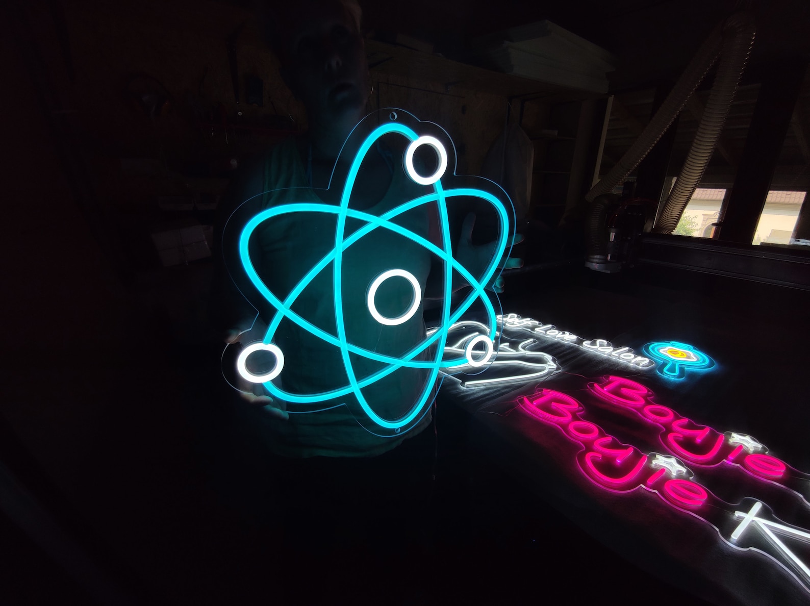 Molecule Neon Sign, Atom Neon Light, Human Molecule Led Sign, Electrons ...