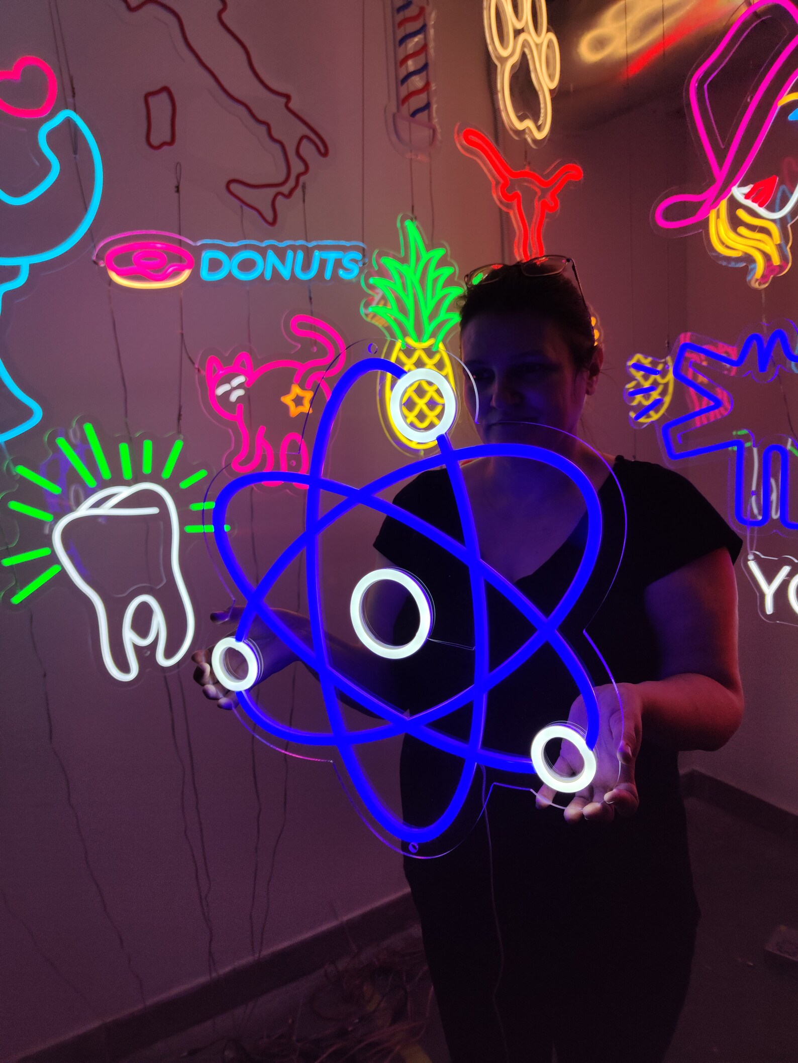 Molecule Neon Sign, Atom Neon Light, Human Molecule Led Sign, Electrons ...